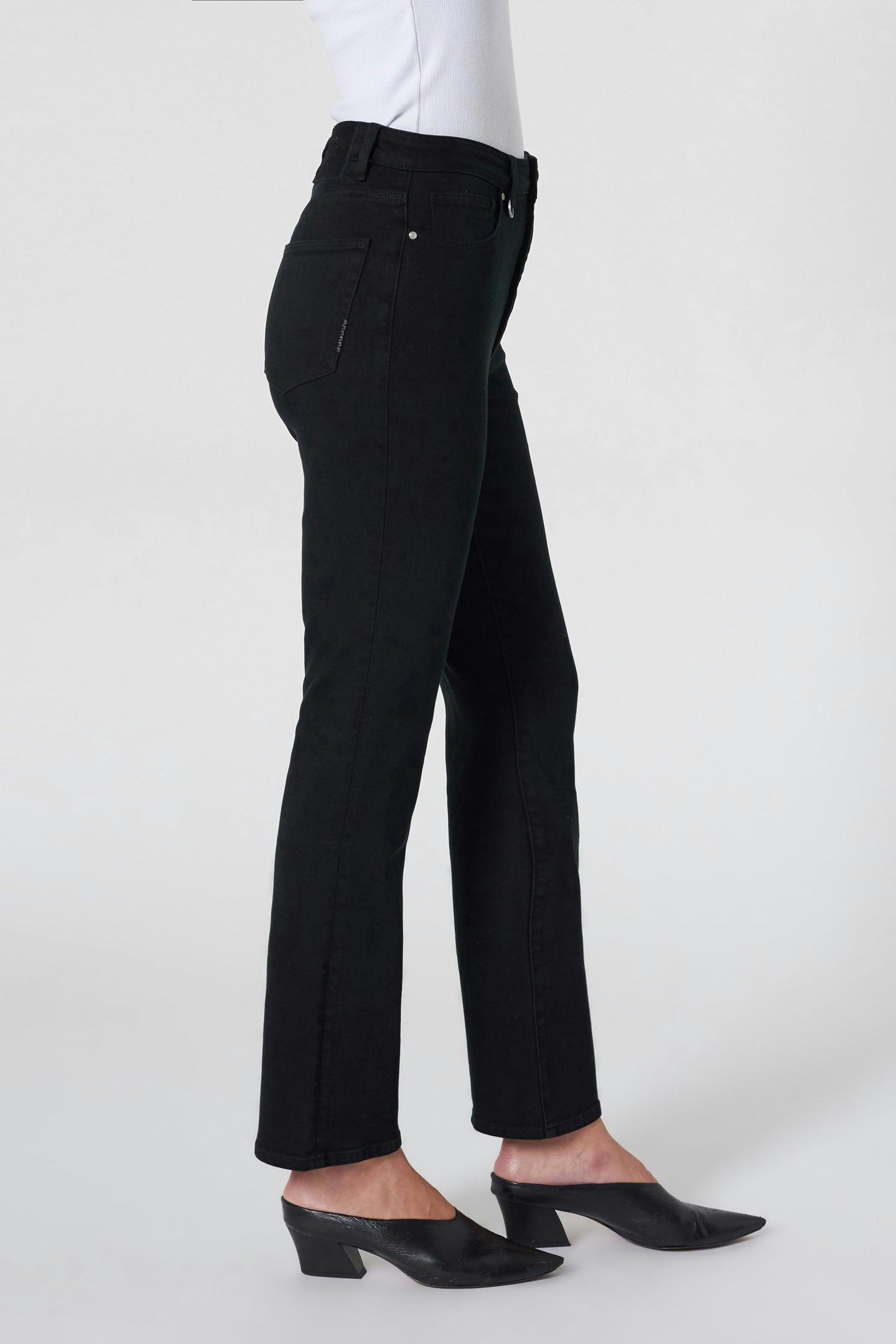 Kate Straight Premium Stretch - Noir Neuw dark black womens-jeans 